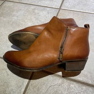 Lucky Brand Short Tan Boots
Size 8.5
Worn twice